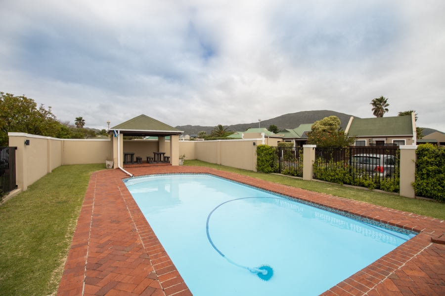2 Bedroom Property for Sale in Milkwood Park Western Cape
